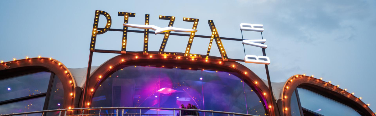 Новое шоу "BLACK & GOLD" в PTIZZA BAR