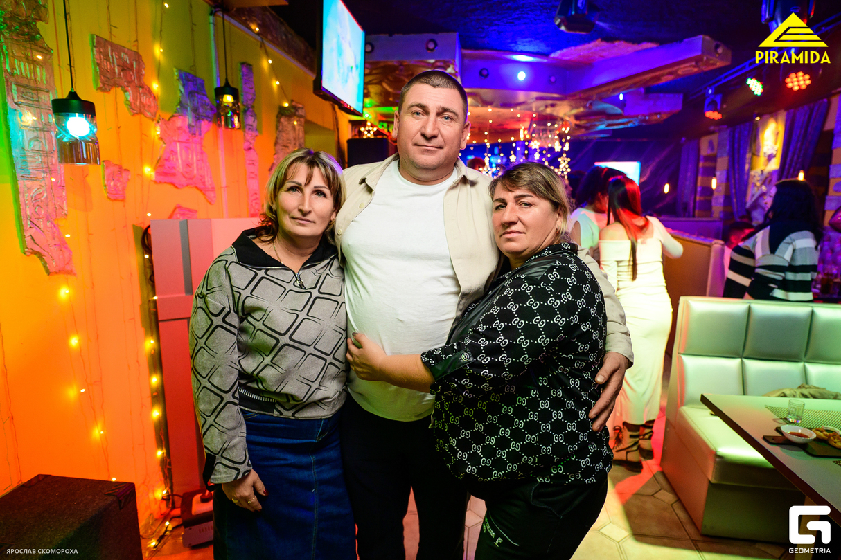 Пятница в кафе "Пирамида" 24