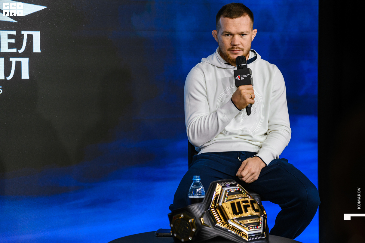 Пресс-конференция чемпиона UFC Петра Яна 10
