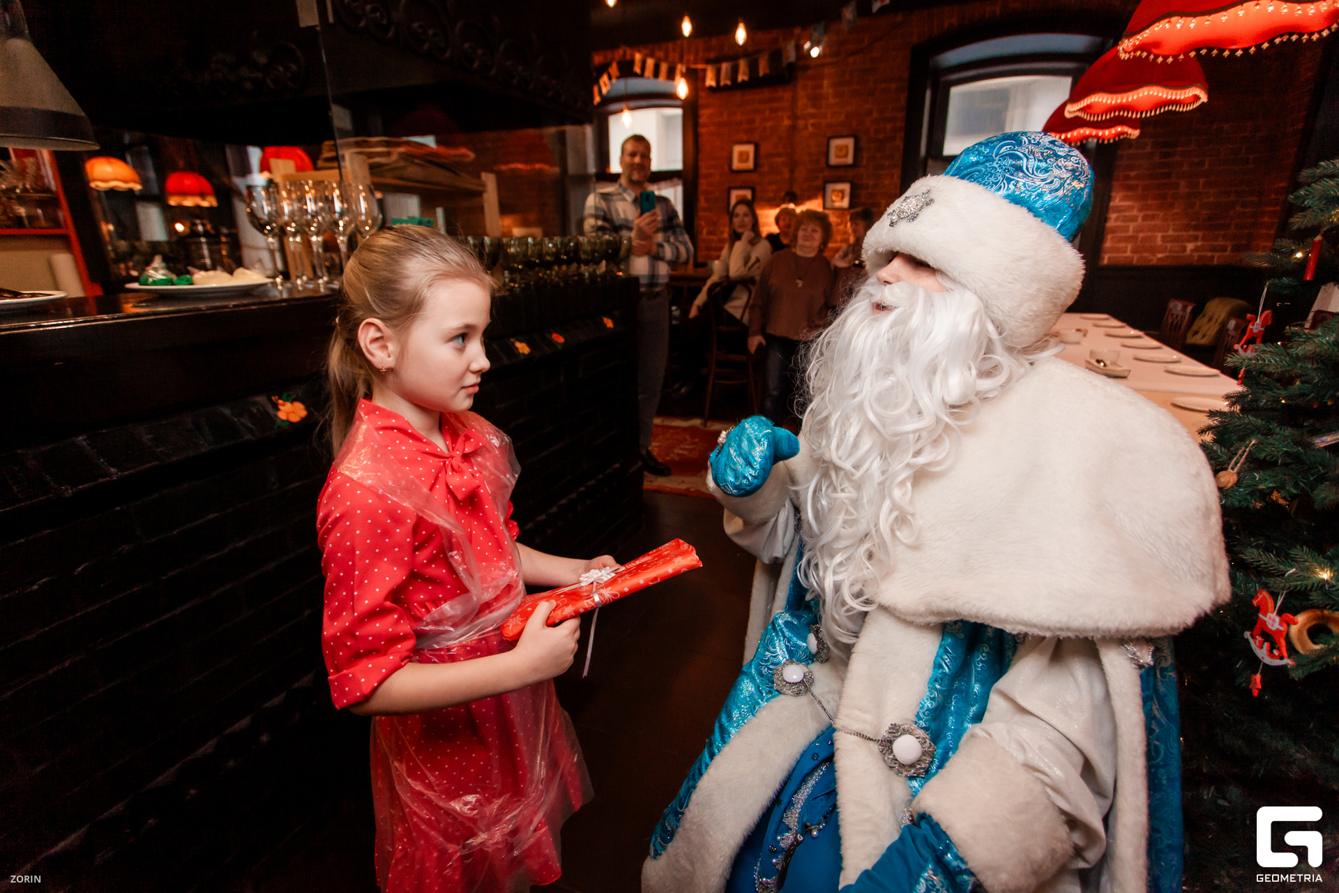 054-14-12-36-03-01-25- Zorin.jpg