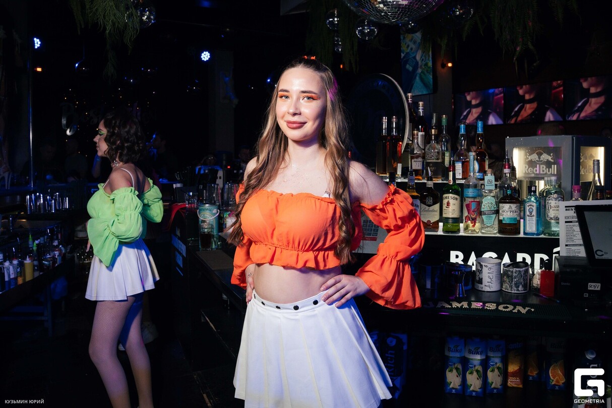 ПЯТНИЦА В BESTUZHEV BAR 26