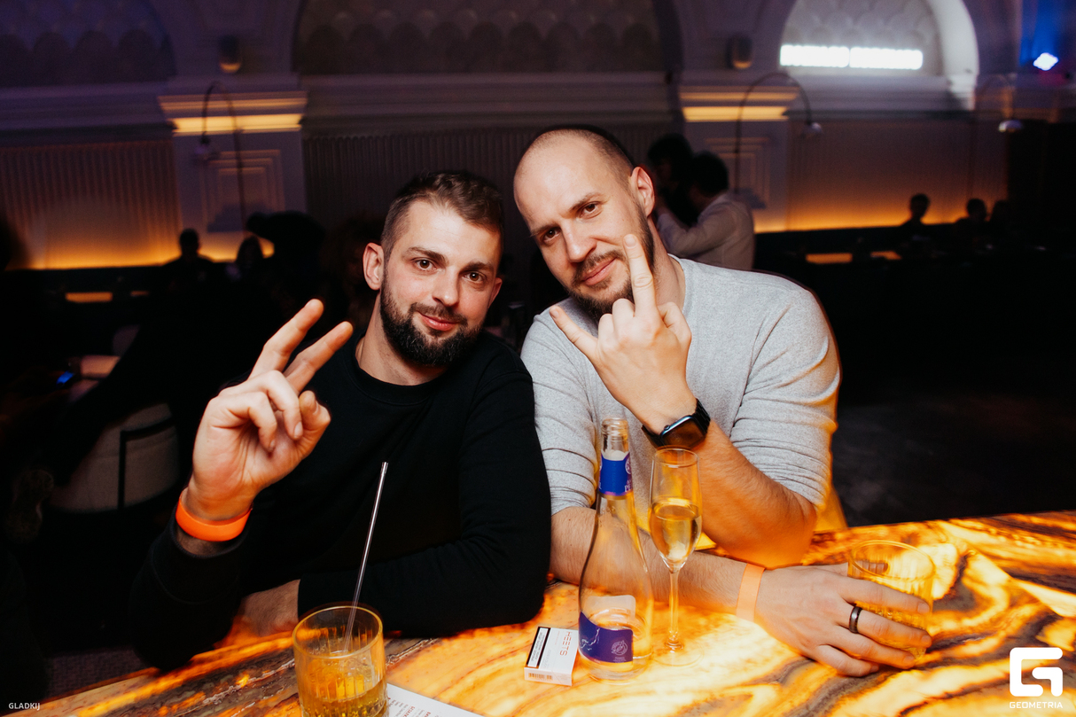 ВЕЧЕРИНКА В «СПЛЕТНИ БАР» ОТ VVOGUE & MAXIM FRANKI 24