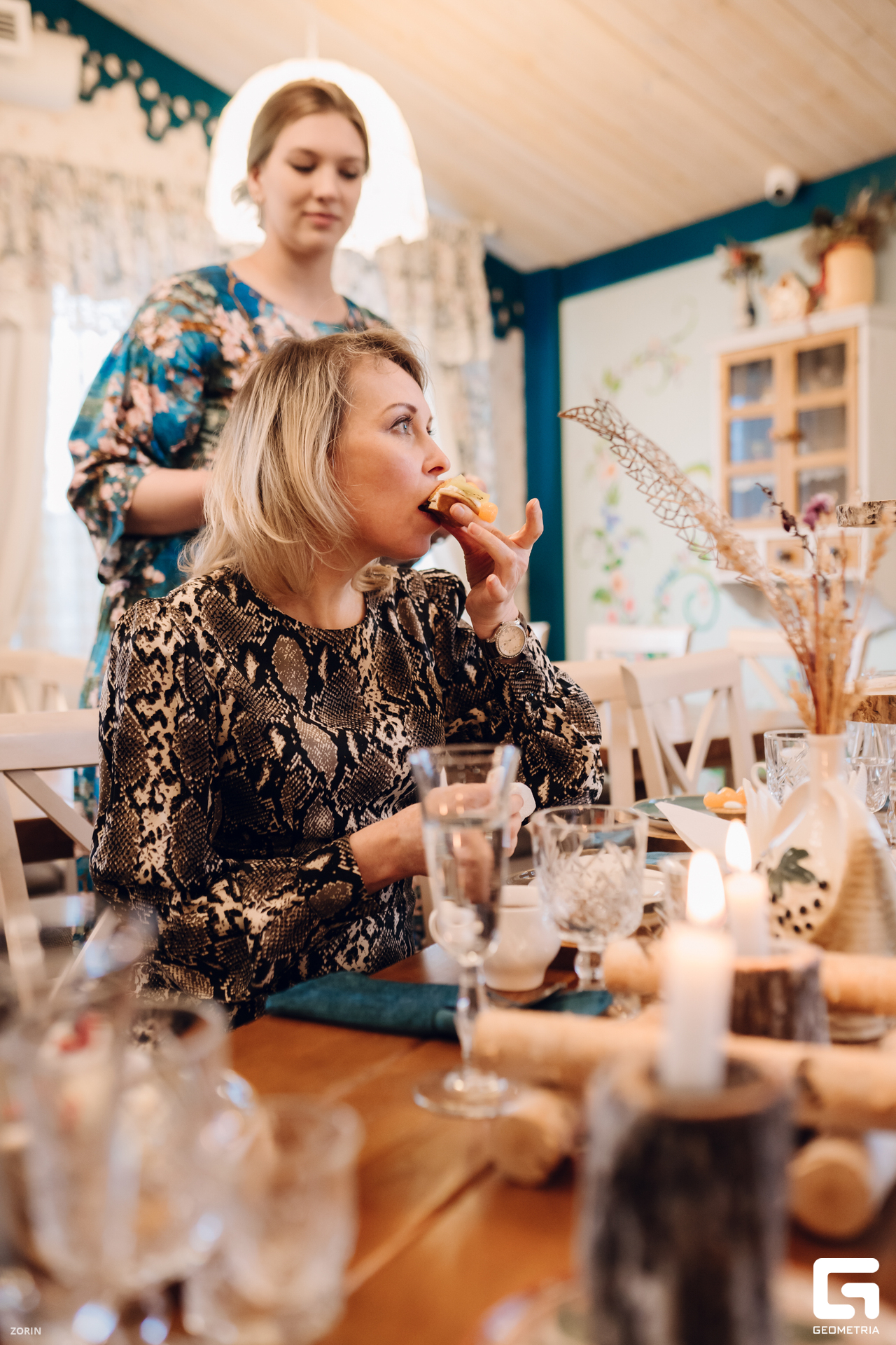 111-17-59-22-20-05-25- Zorin.jpg