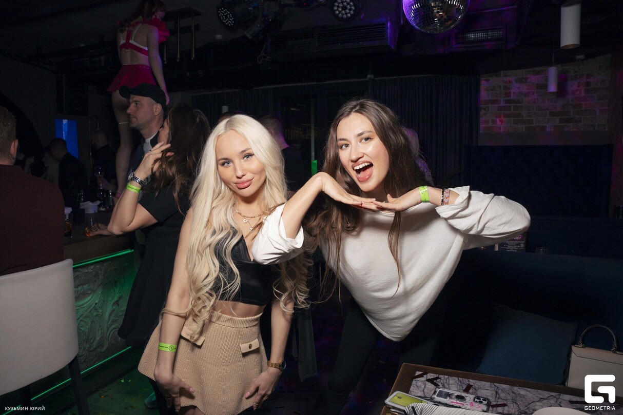 ПЯТНИЦА В BESTUZHEV BAR 9