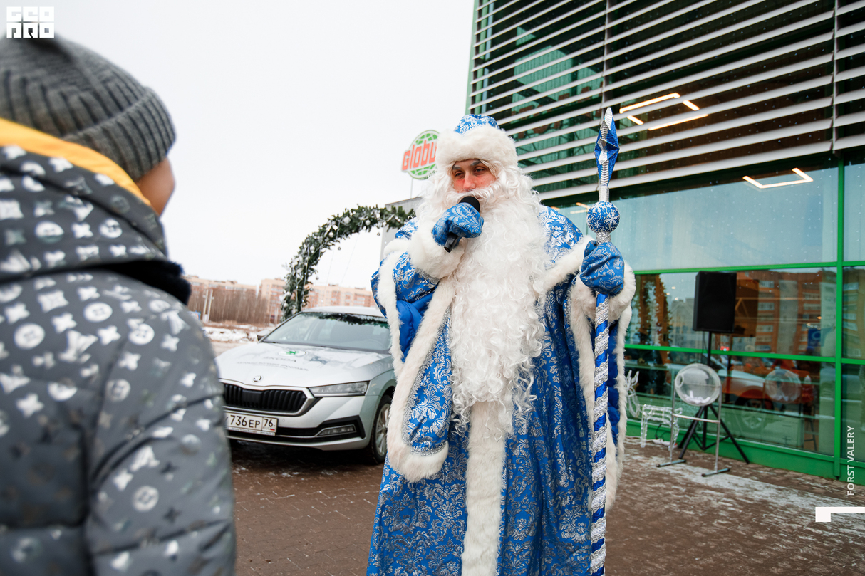 Гипермаркет "Глобус" |  Новогодний патруль от официального дилера ŠKODA Автомир Богемия Ярославль 29