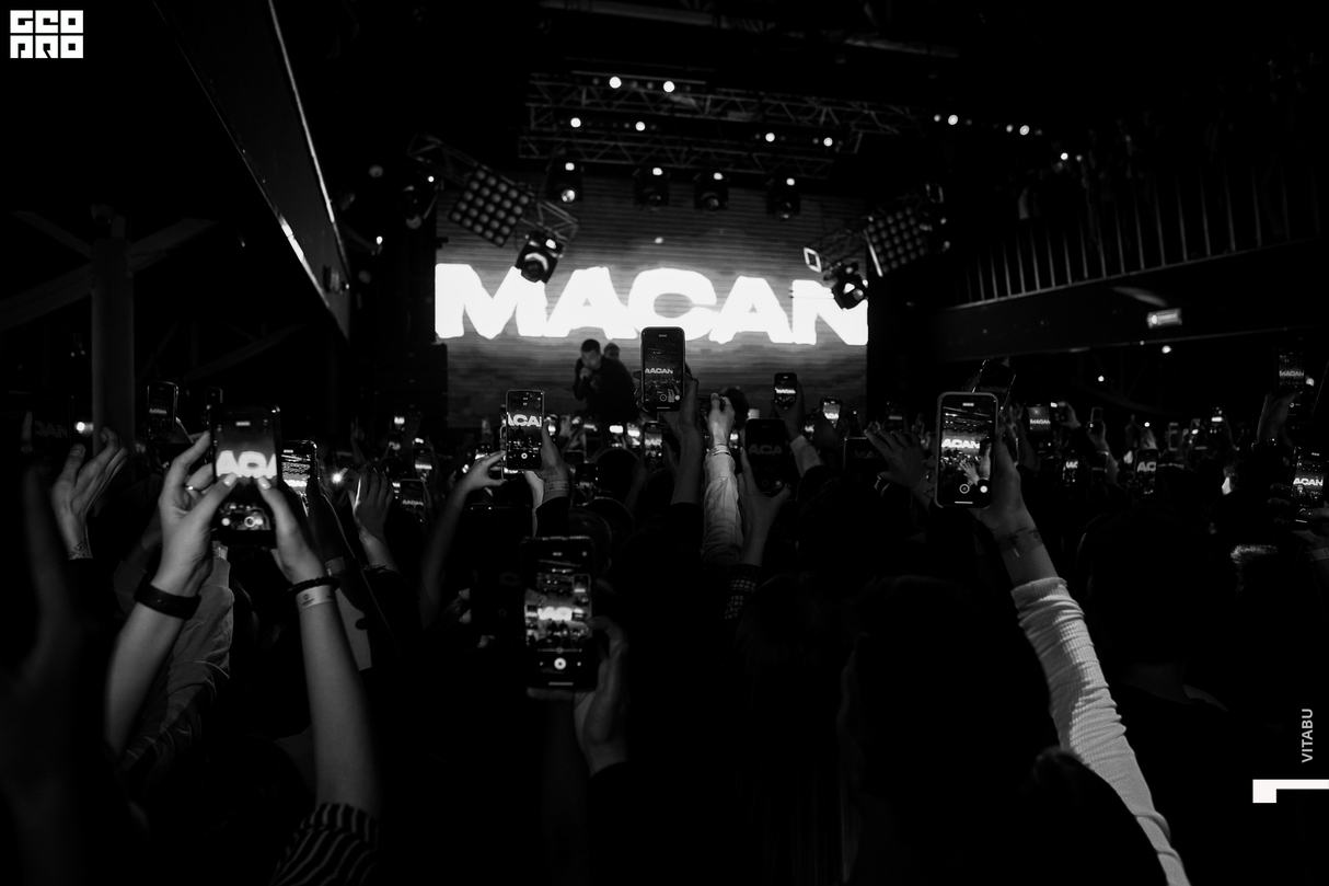 MACAN 8