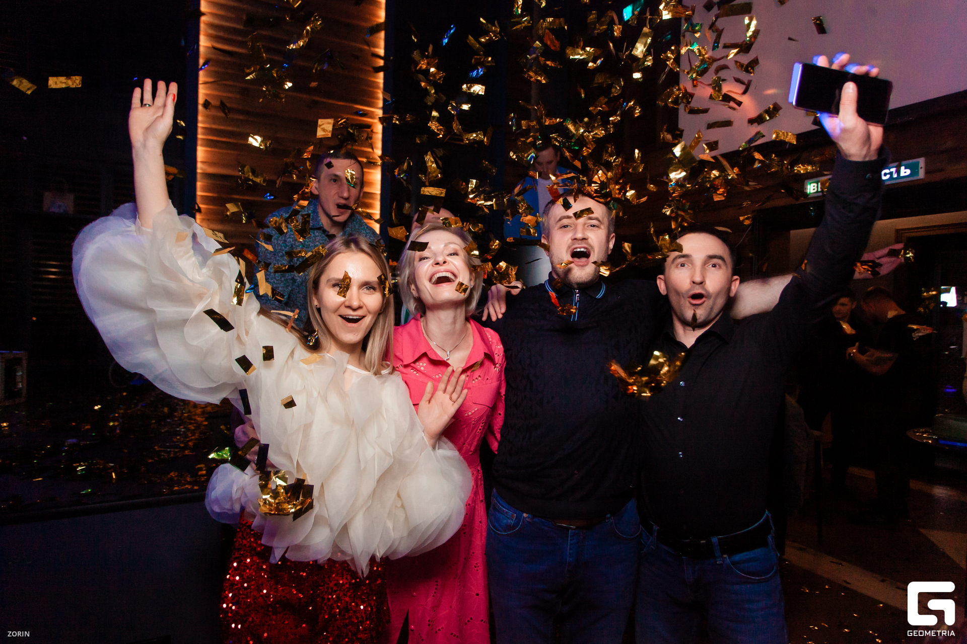 187-00-59-48-01-01-25- Zorin.jpg