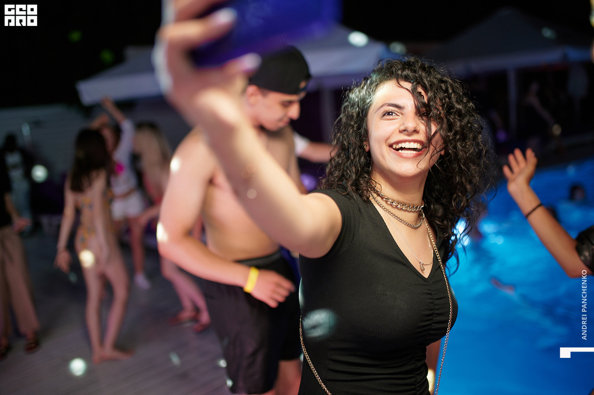 Night pool party 24