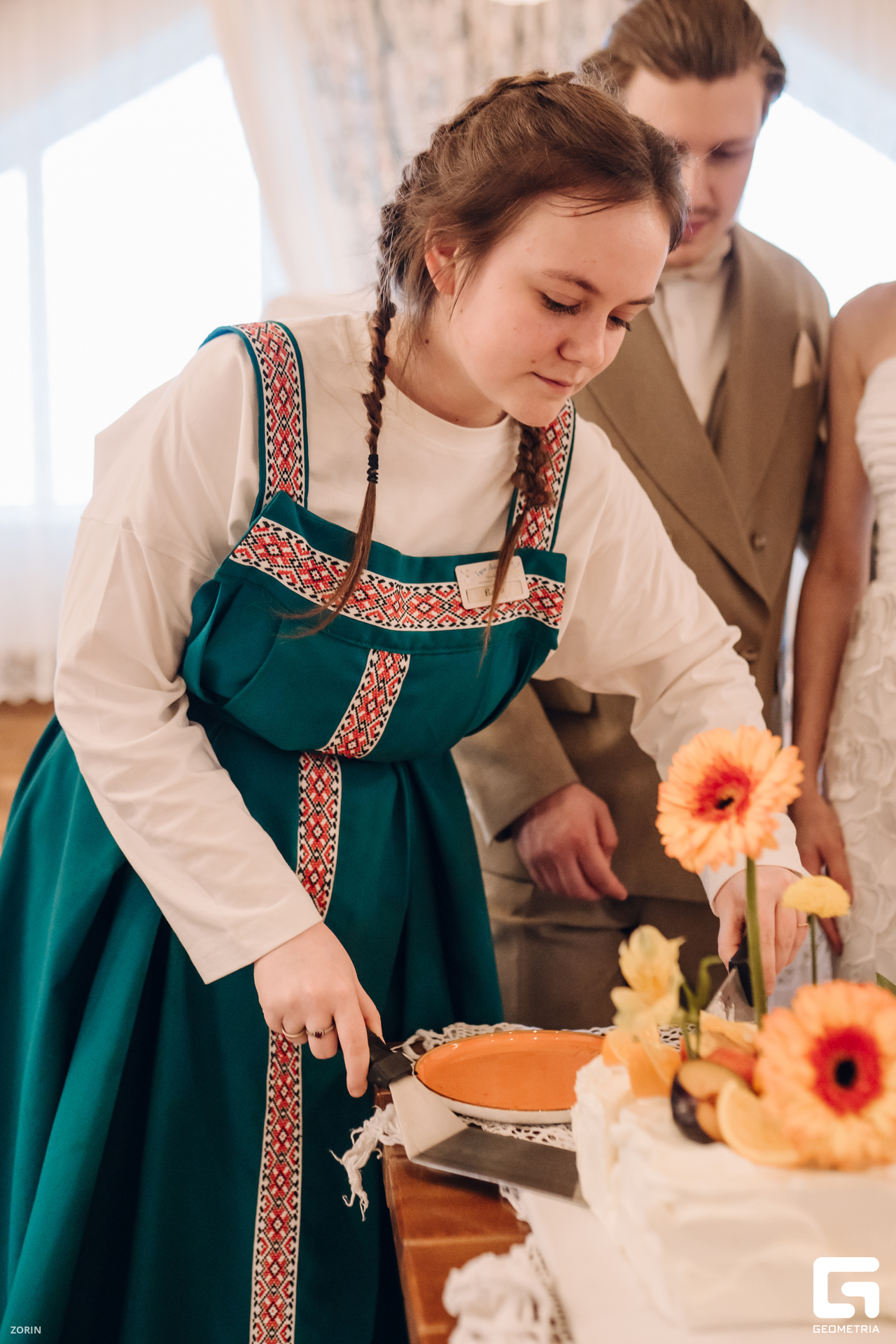 107-17-51-45-20-05-25- Zorin.jpg