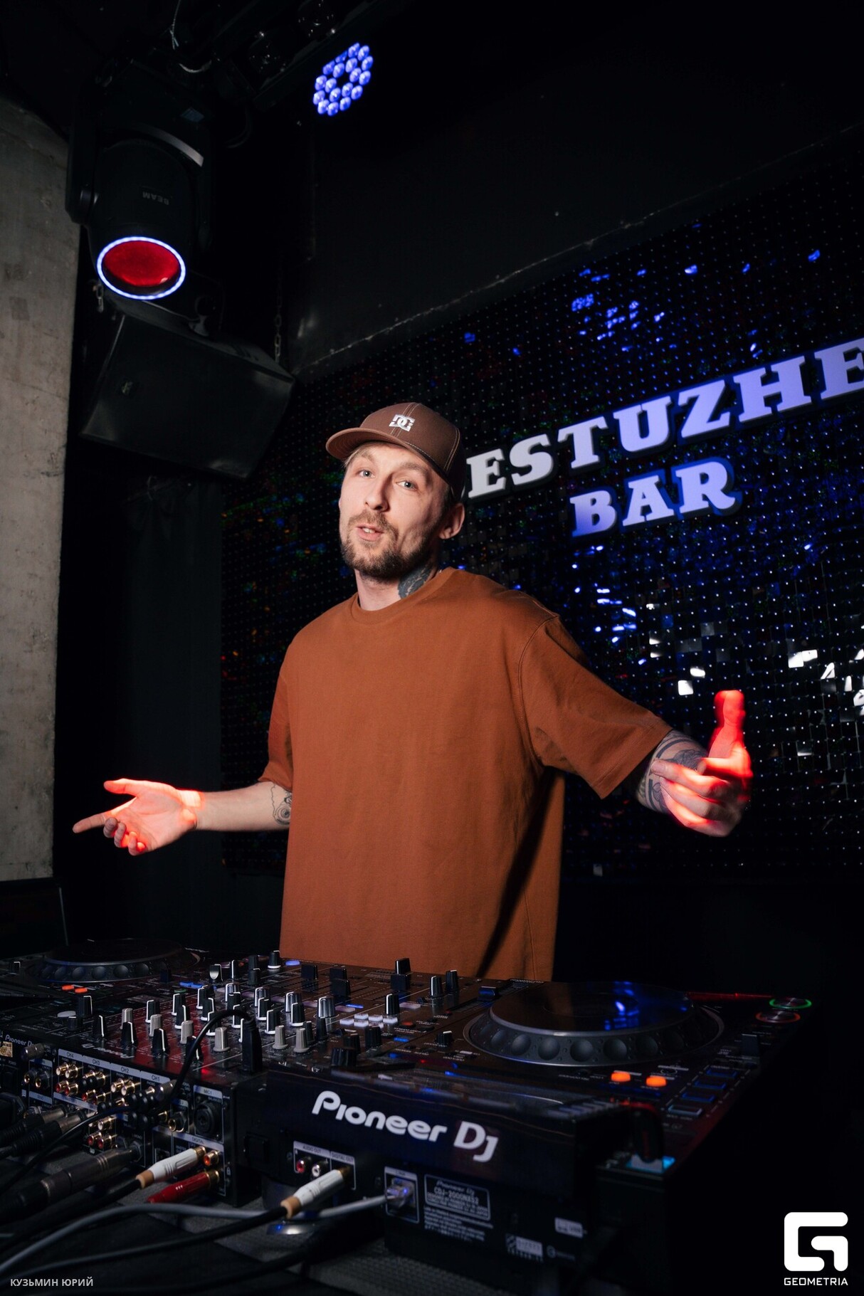 ПЯТНИЦА В BESTUZHEV BAR 16