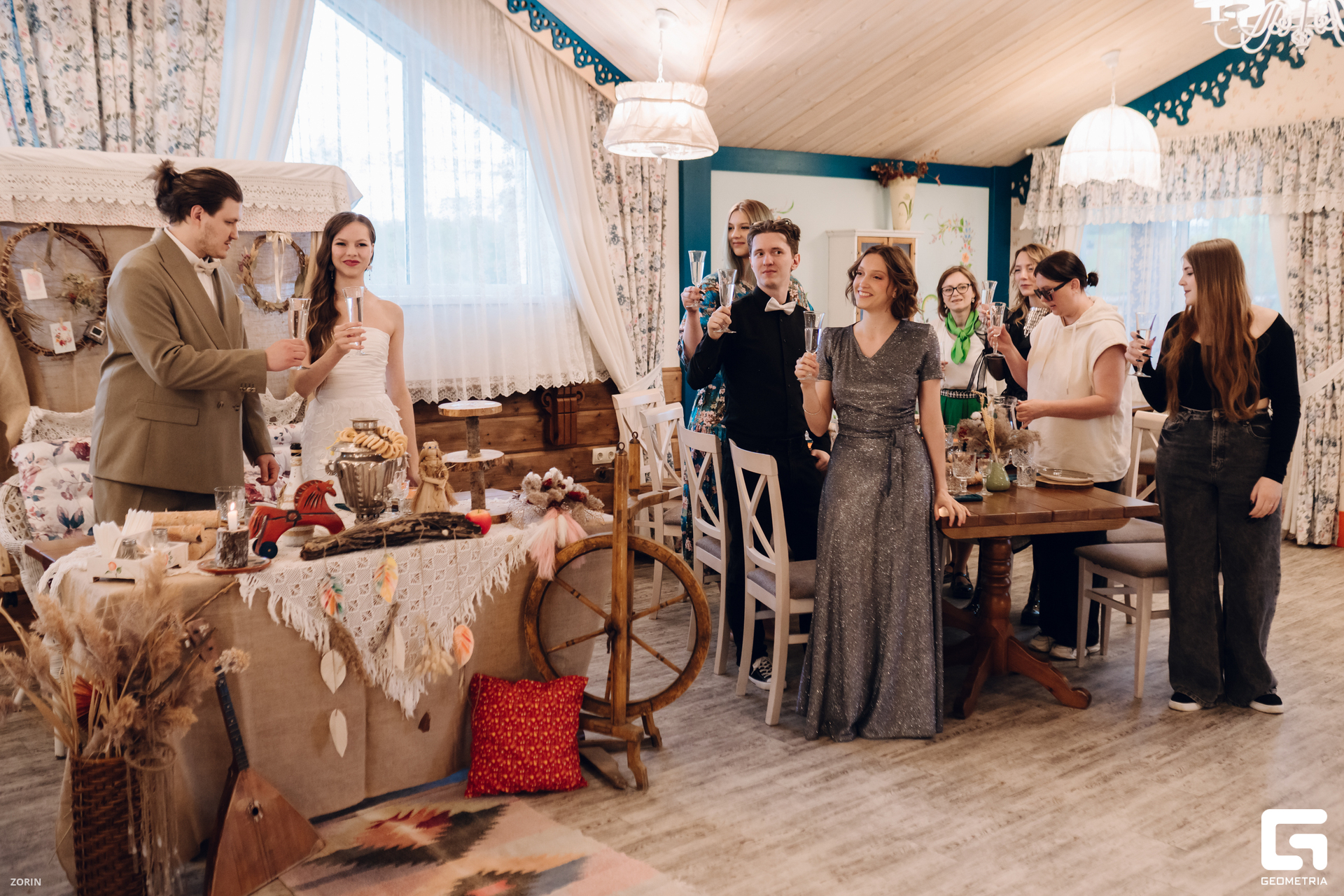 084-17-27-07-20-05-25- Zorin.jpg