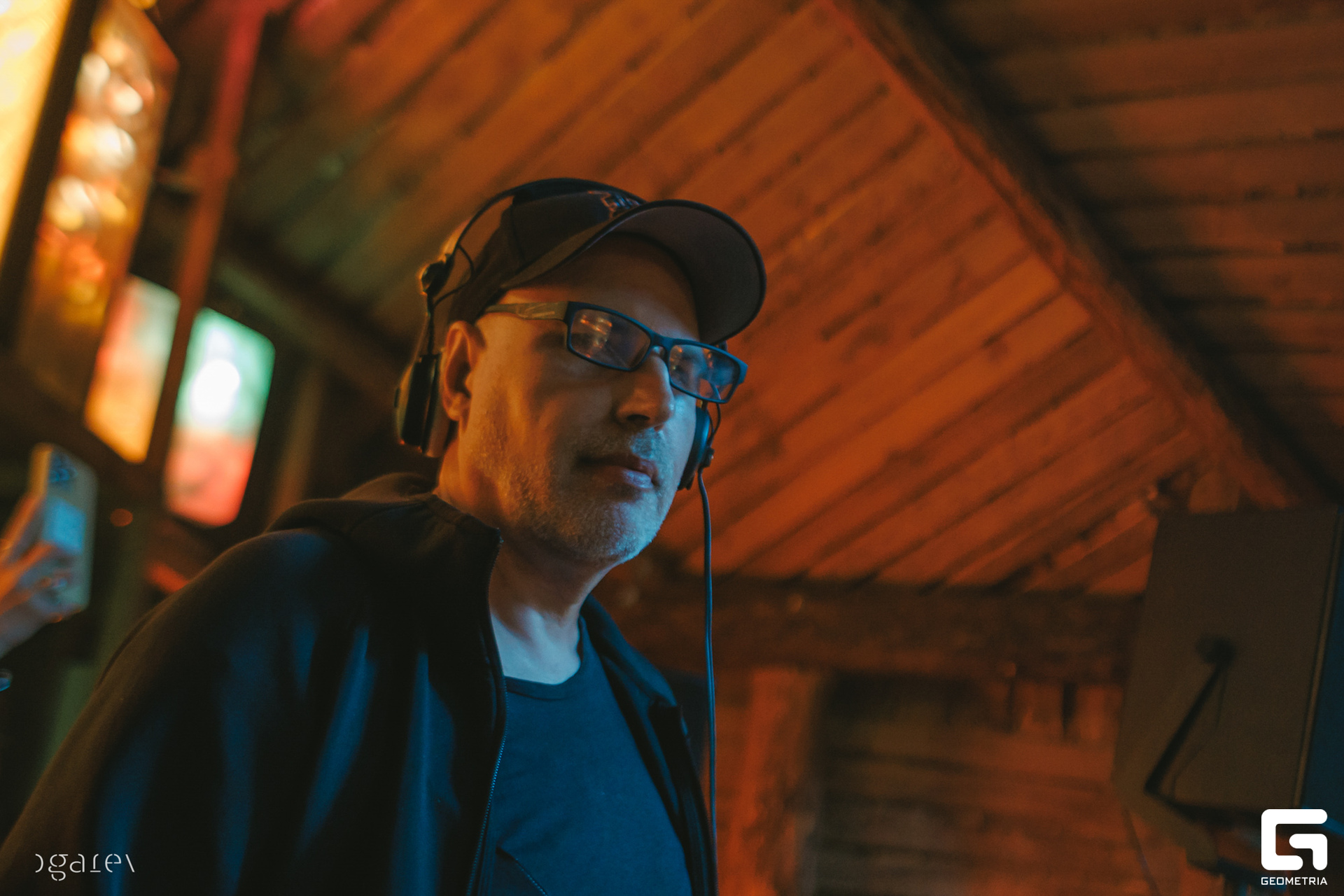 OUTLINE 2024-427-278.jpg