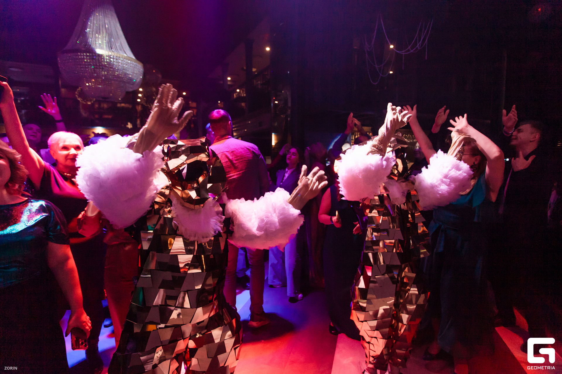 168-00-33-51-01-01-25- Zorin.jpg