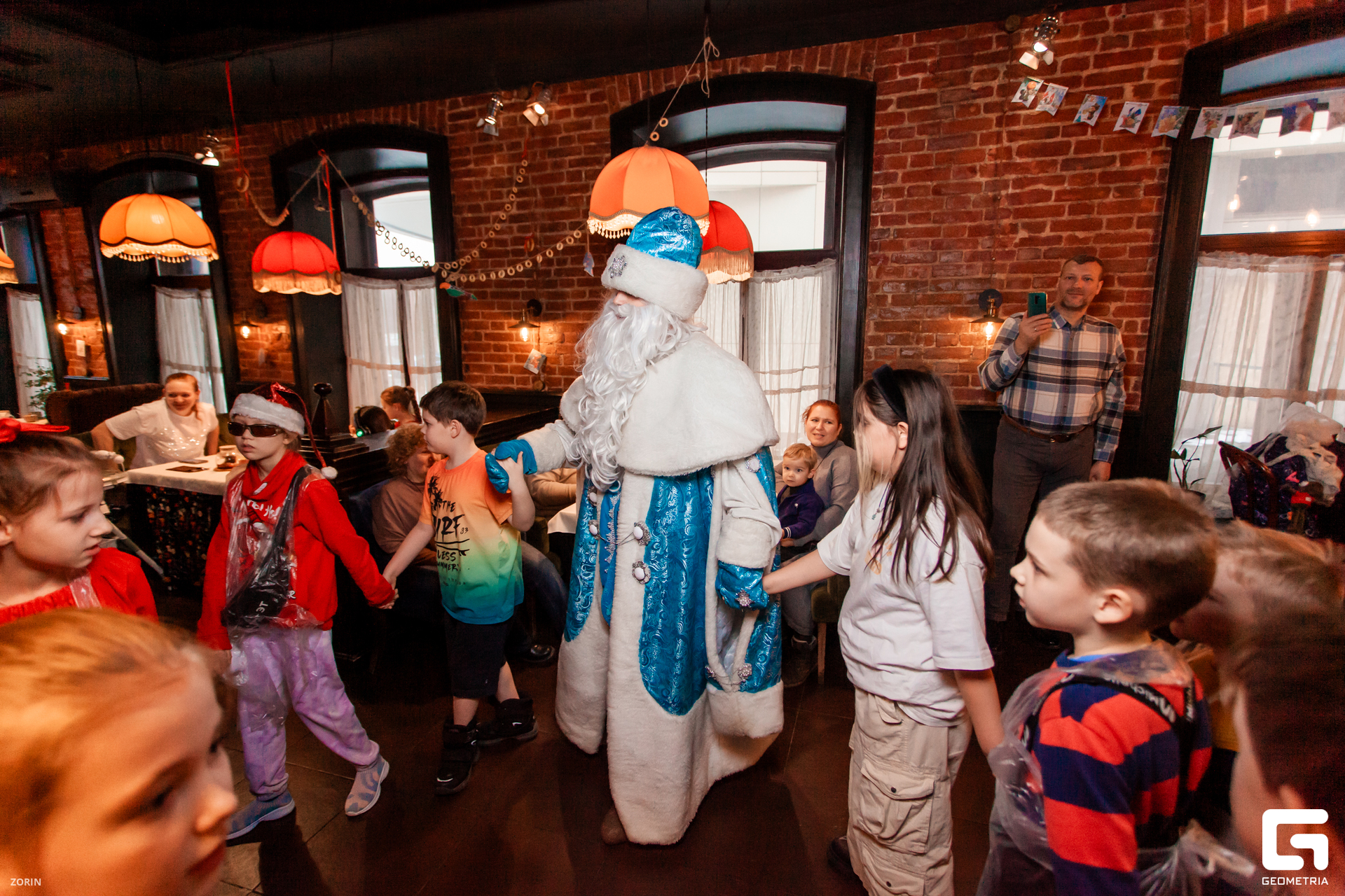 048-14-07-19-03-01-25- Zorin.jpg