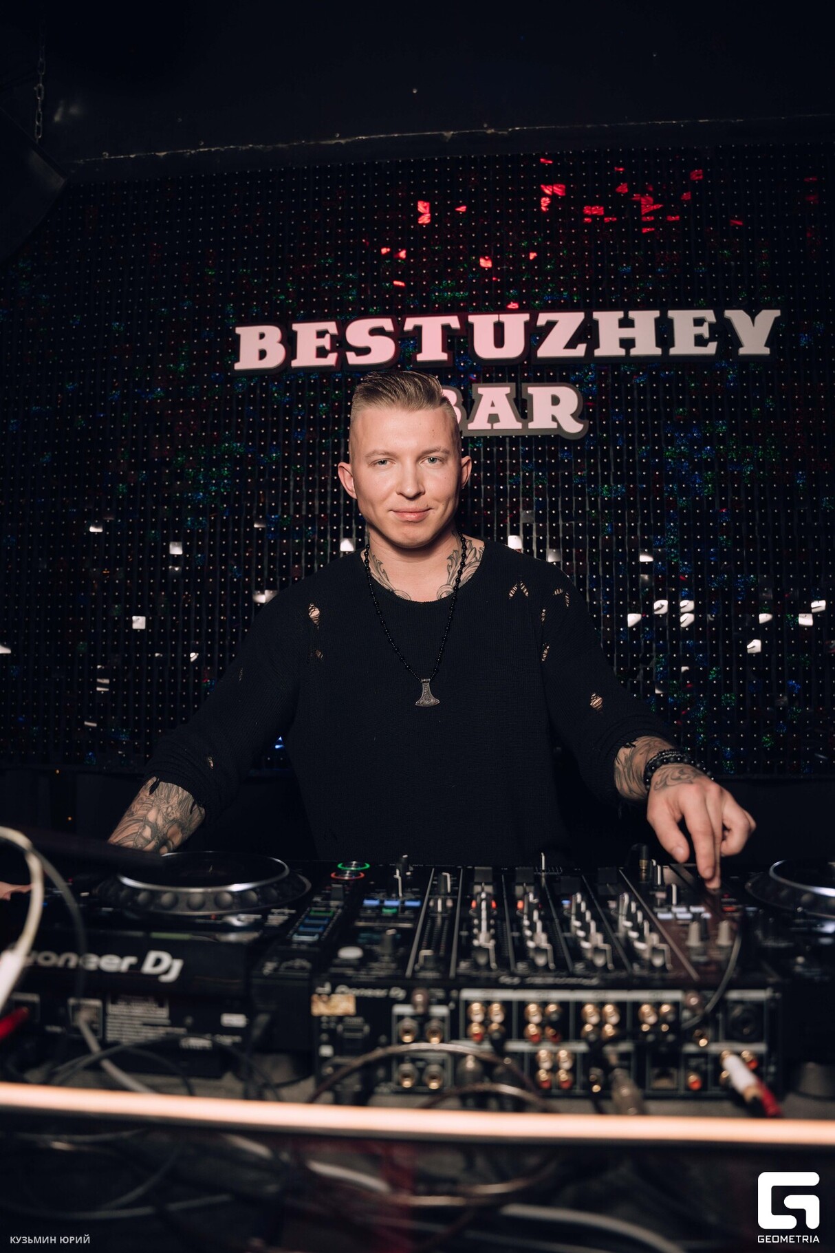 ПЯТНИЦА В BESTUZHEV BAR 19