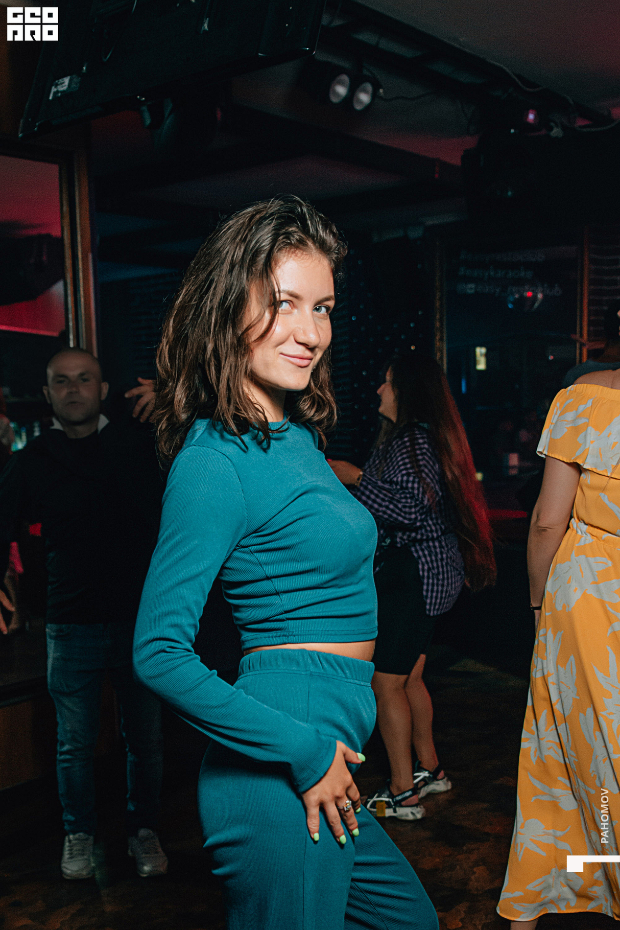 Friday party 28
