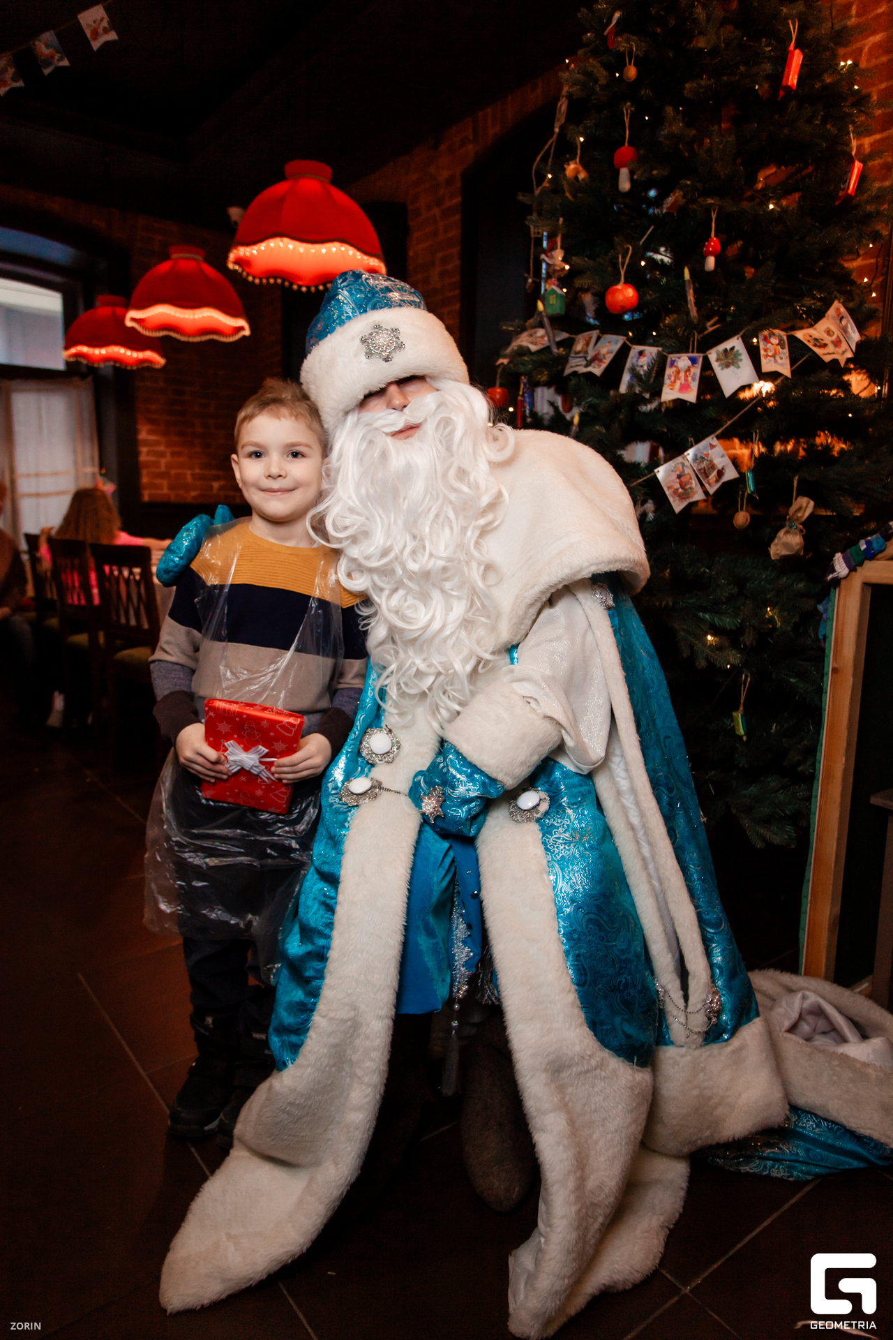 062-14-17-44-03-01-25- Zorin.jpg