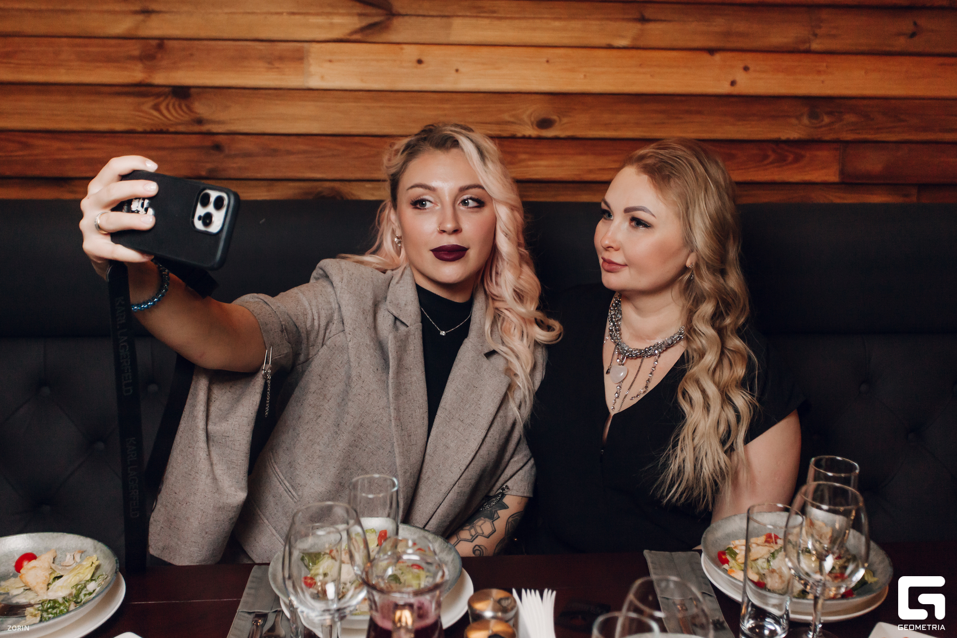 019-19-40-35-18-12-24- Zorin.jpg