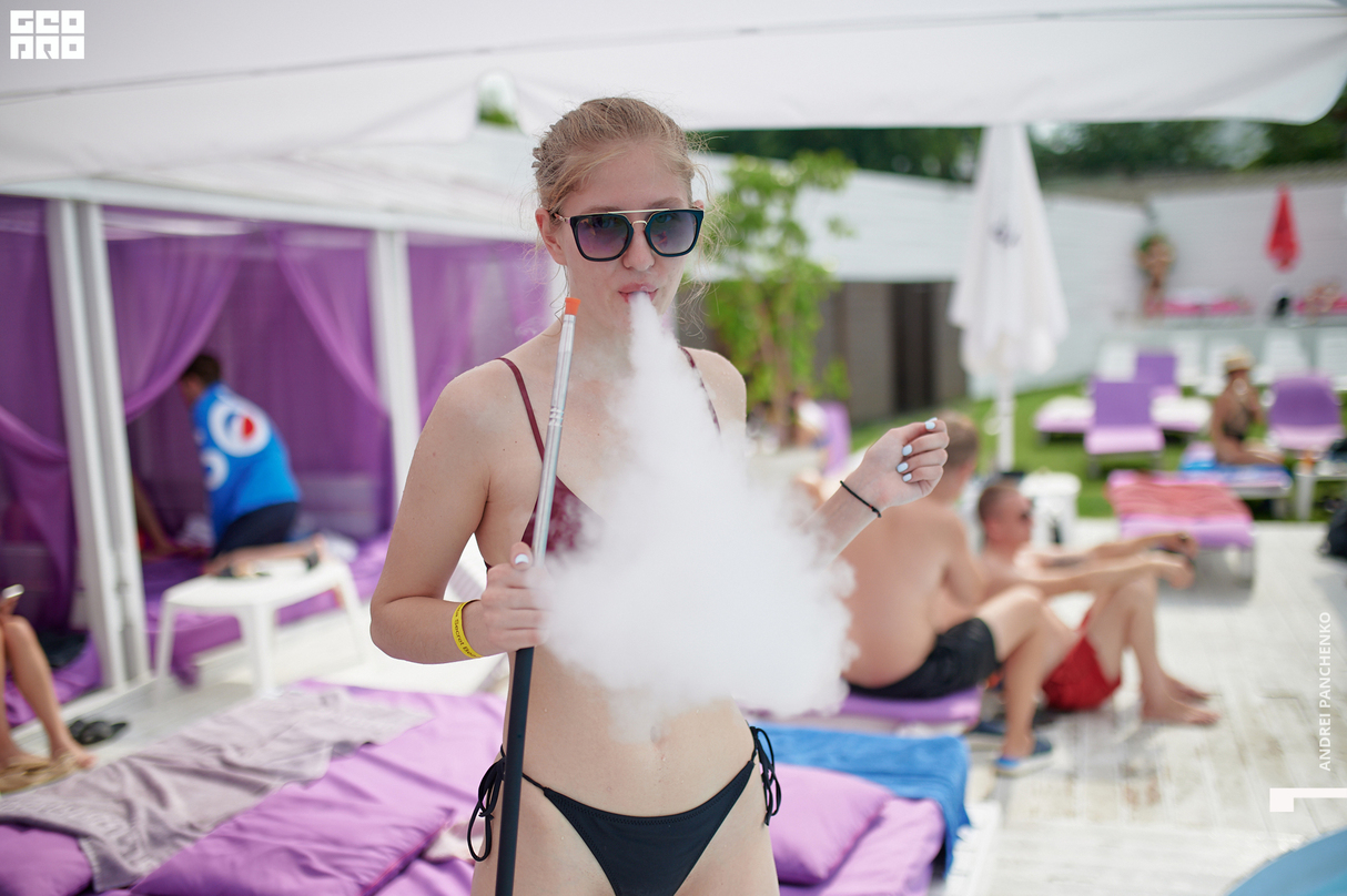 Day pool party 30