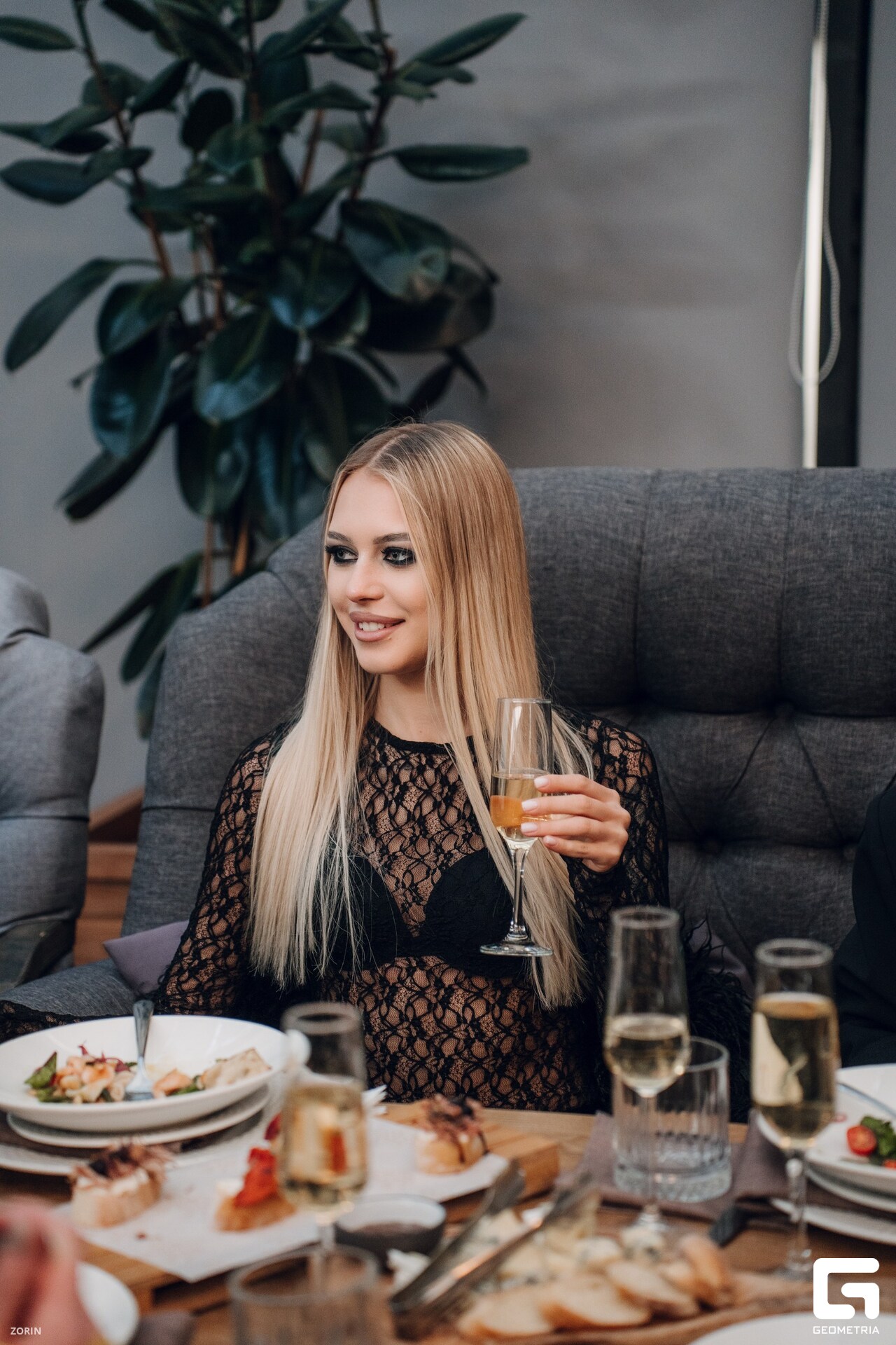 199-19-55-22-25-05-25- Zorin_resized.jpg