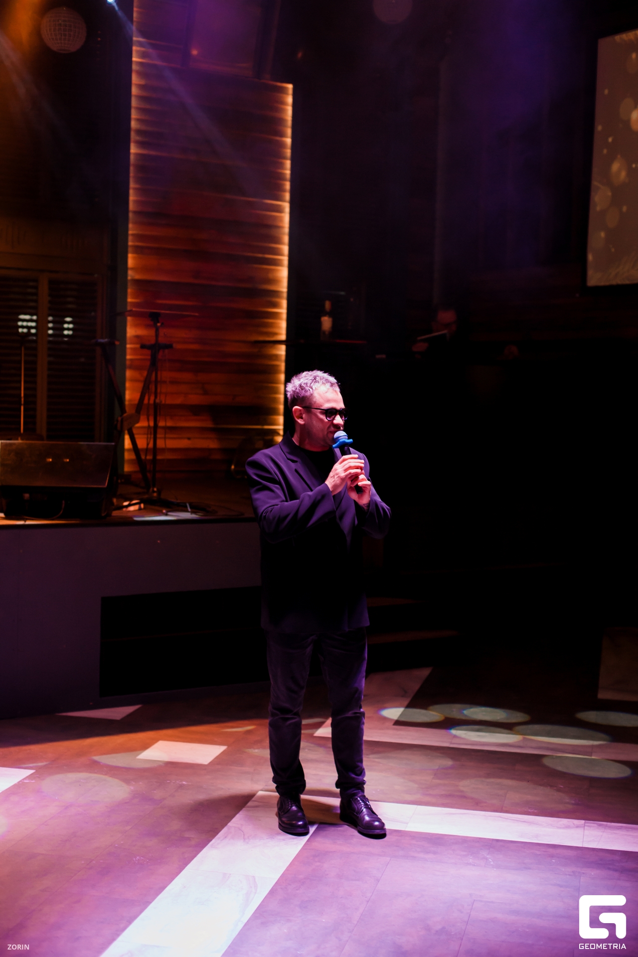 038-19-57-26-29-12-24- Zorin.jpg