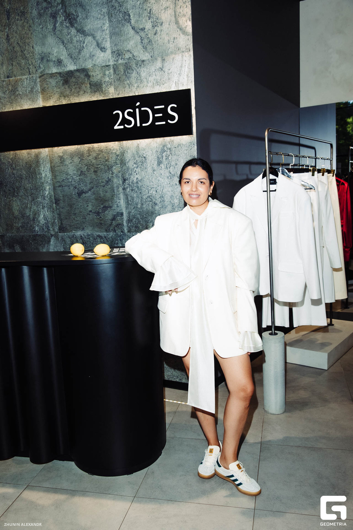 NIGHT SHOPPING 25