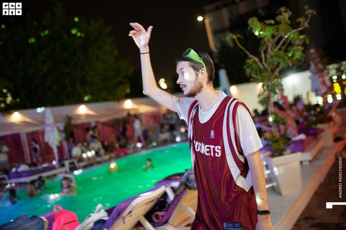 Night pool party 20