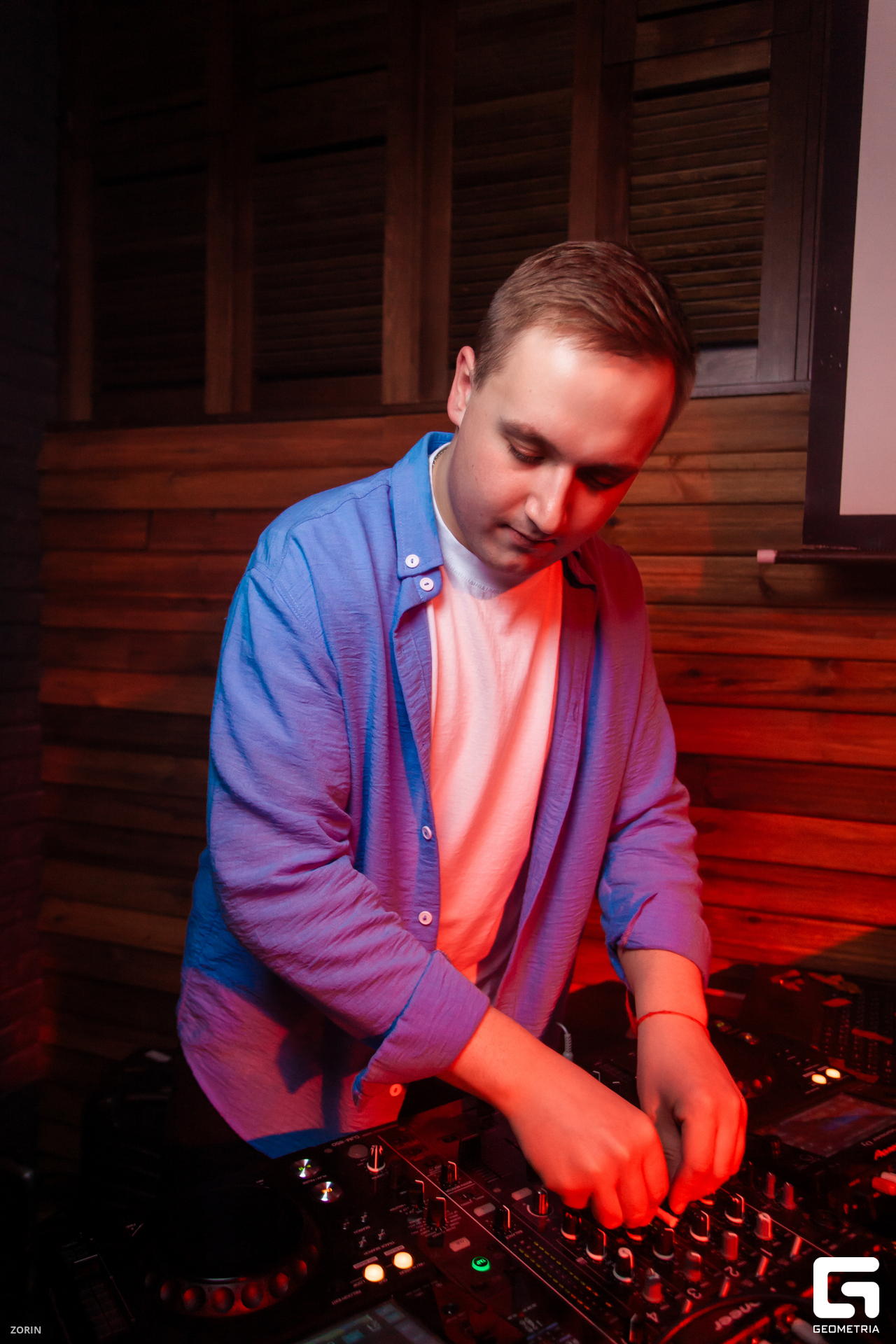 191-01-08-44-01-01-25- Zorin.jpg