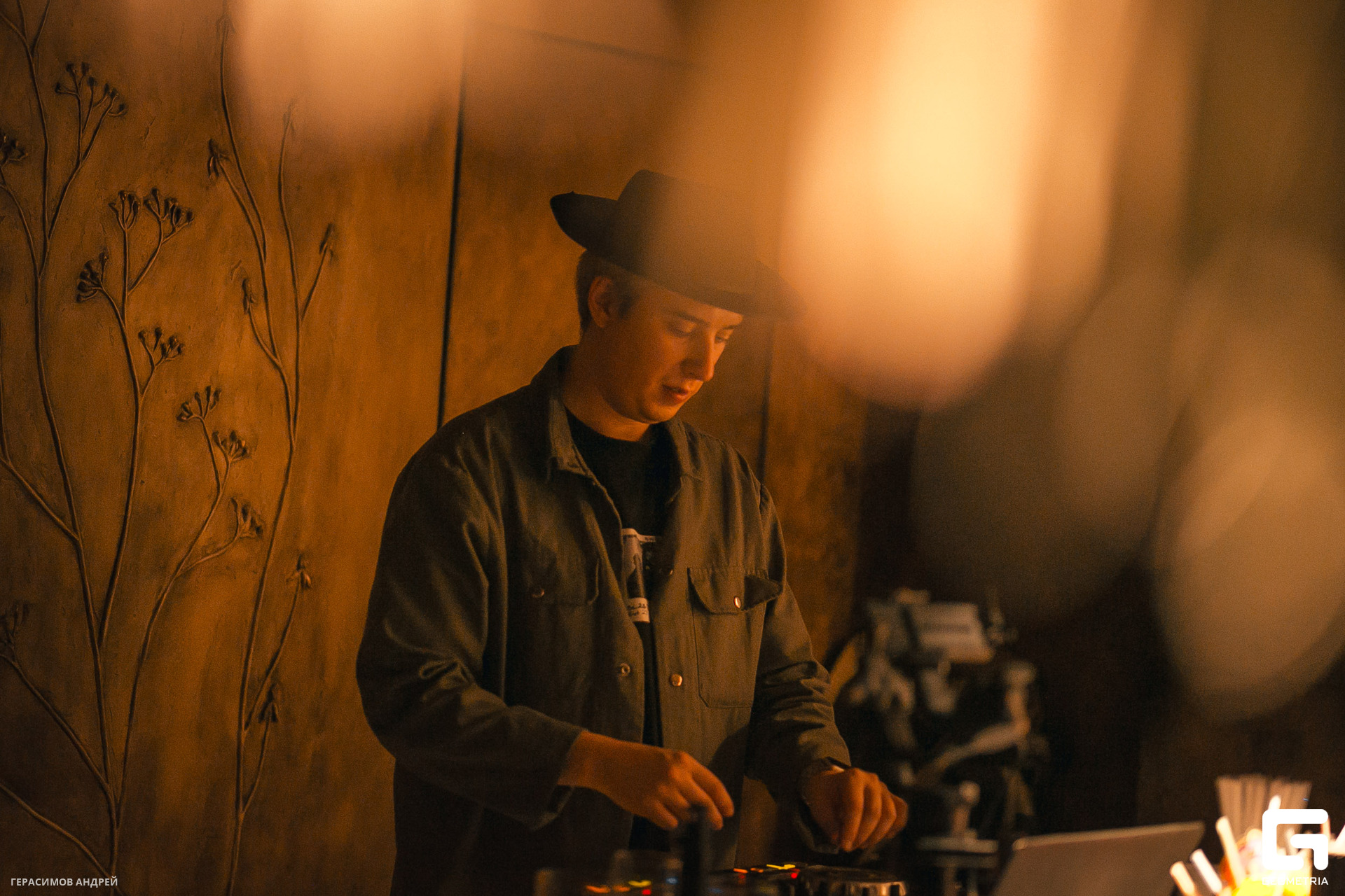 008 Bloom bar 1. 12.jpg