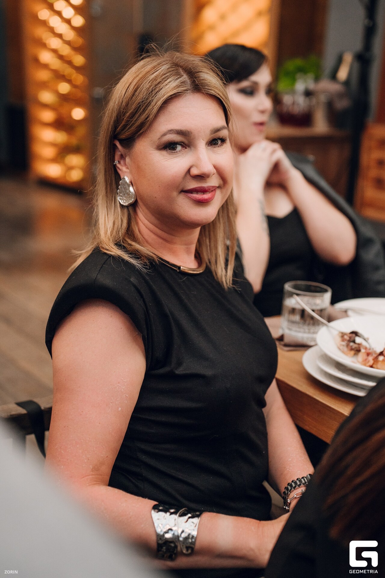 202-19-56-04-25-05-25- Zorin_resized.jpg