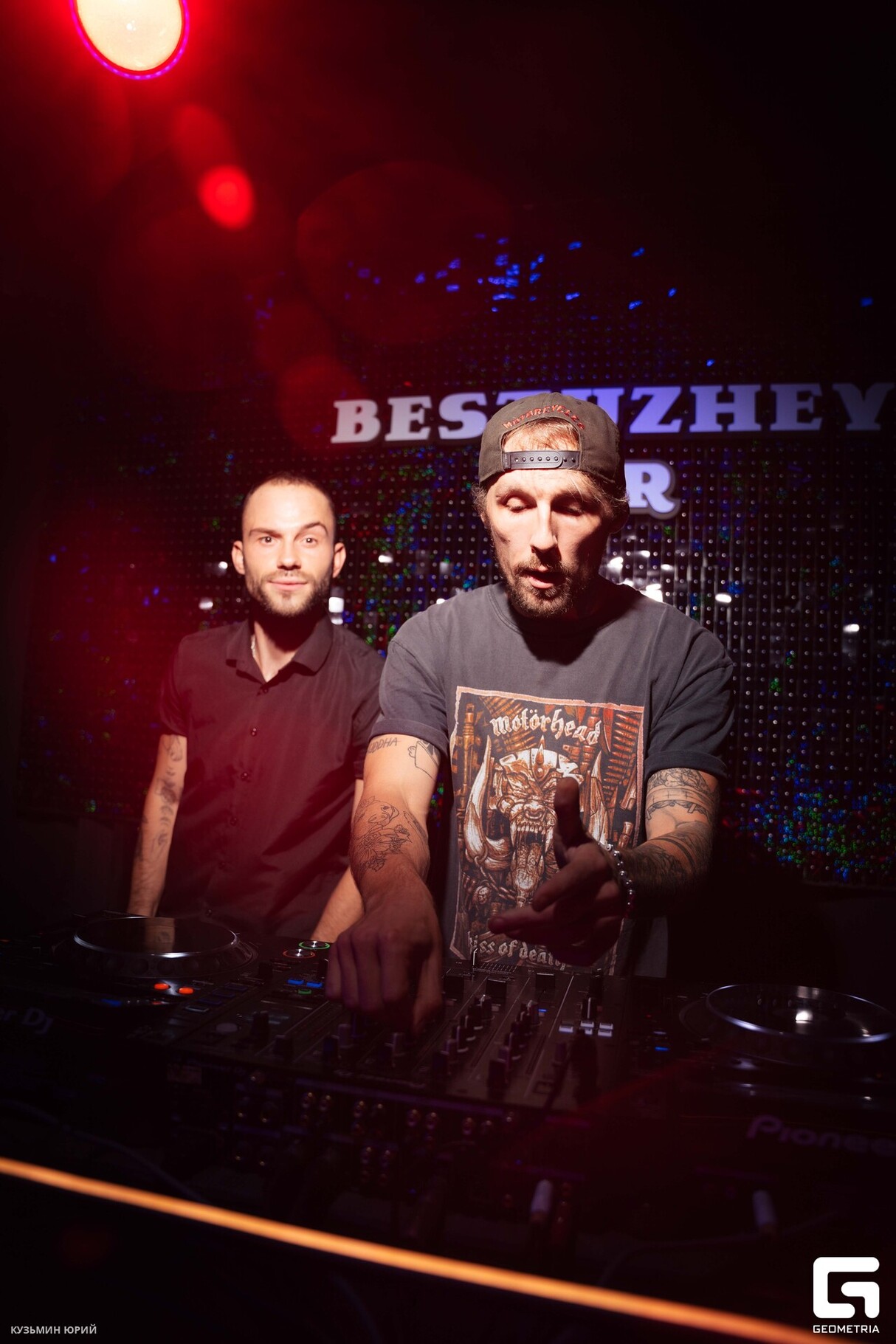 ПЯТНИЦА В BESTUZHEV BAR 7