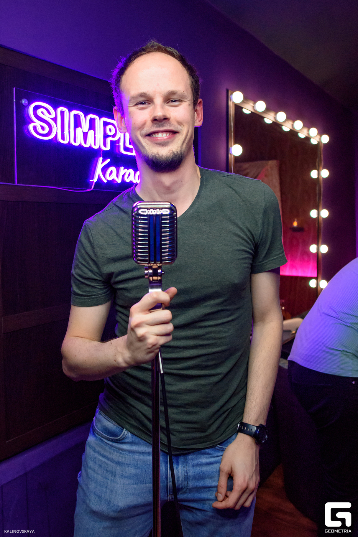 Saturday chill at Simply 33 Grill & Cinema, Karaoke Club 15
