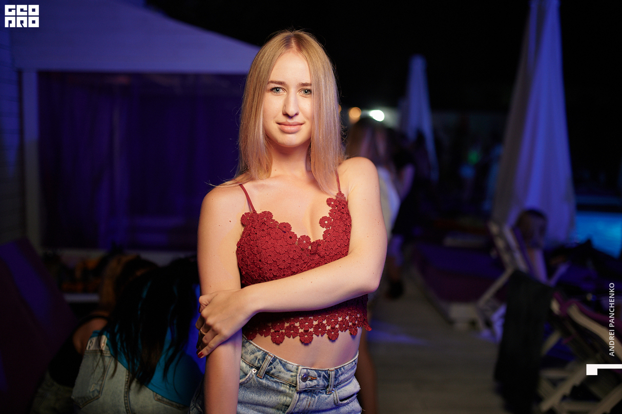 Night pool party 28