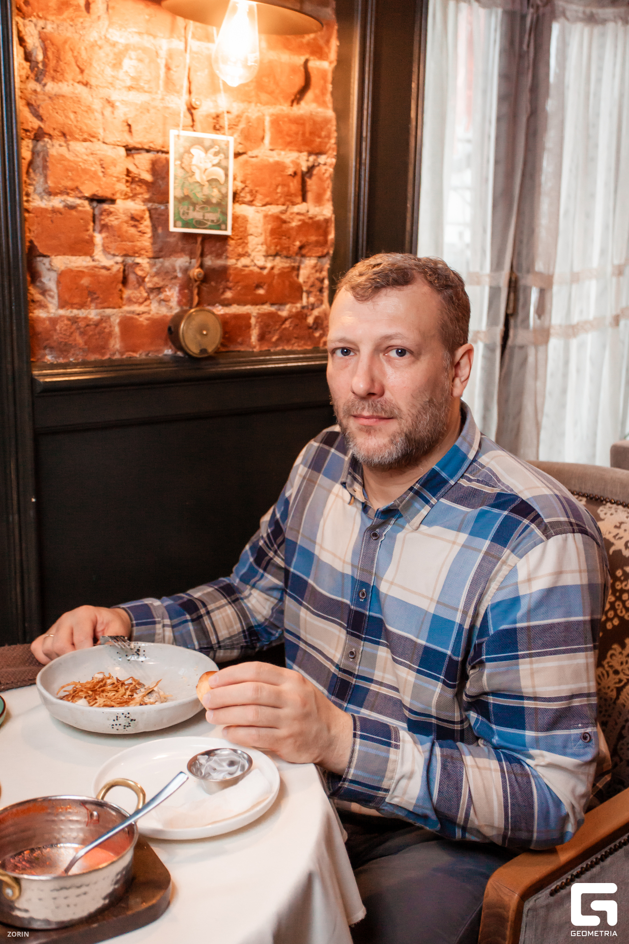 012-13-23-34-03-01-25- Zorin.jpg