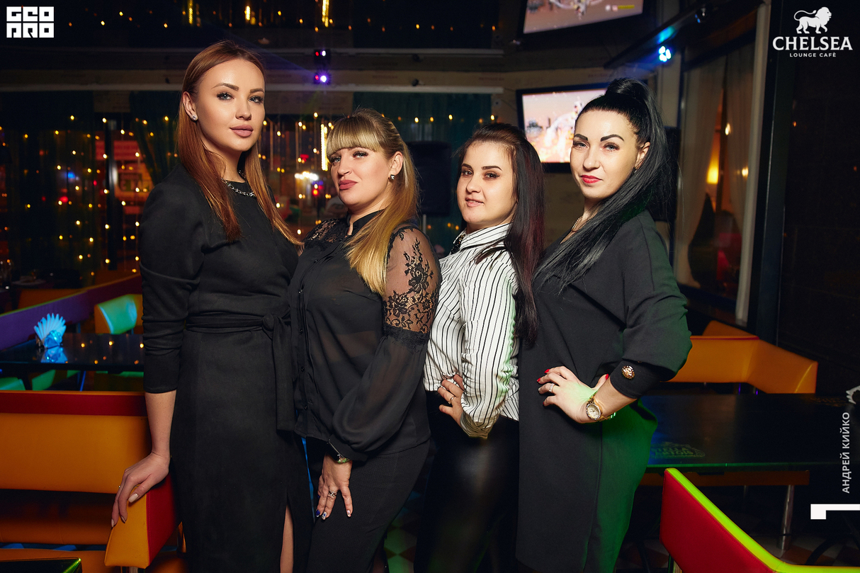 Пятница в кафе Chelsea 17