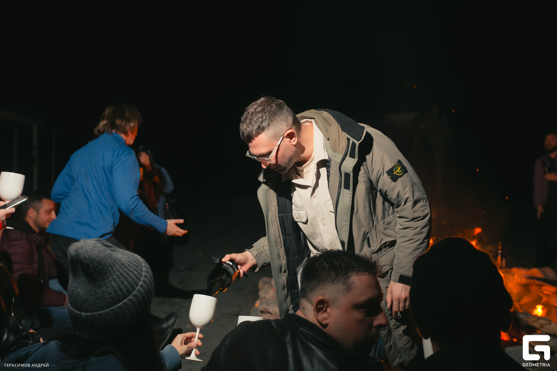 029 Geo conference 9. 12 костер.jpg