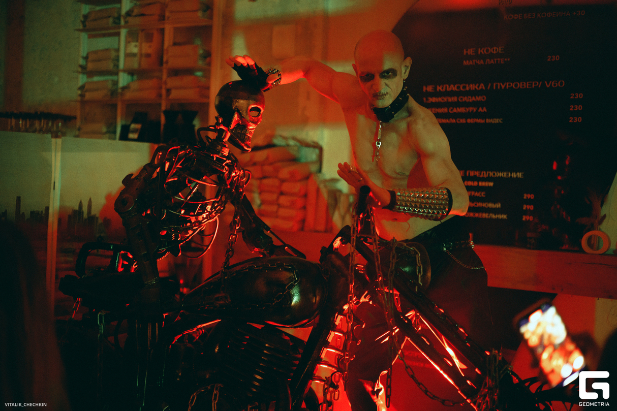 MAD MAX in GASTRODVOR 15