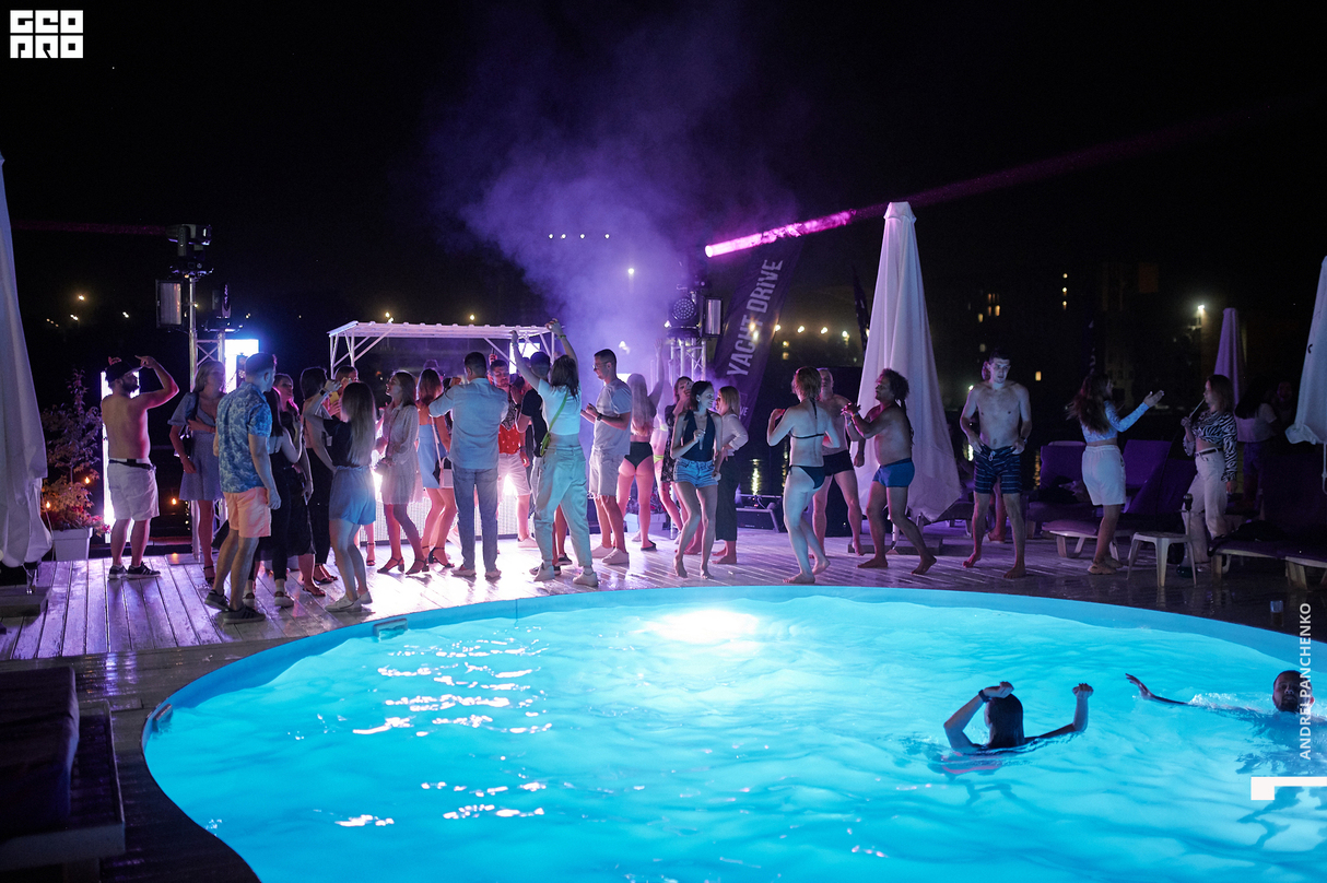 Night pool party 17