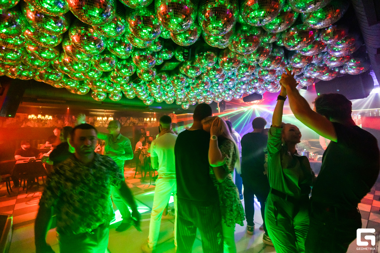 Saturday party 30