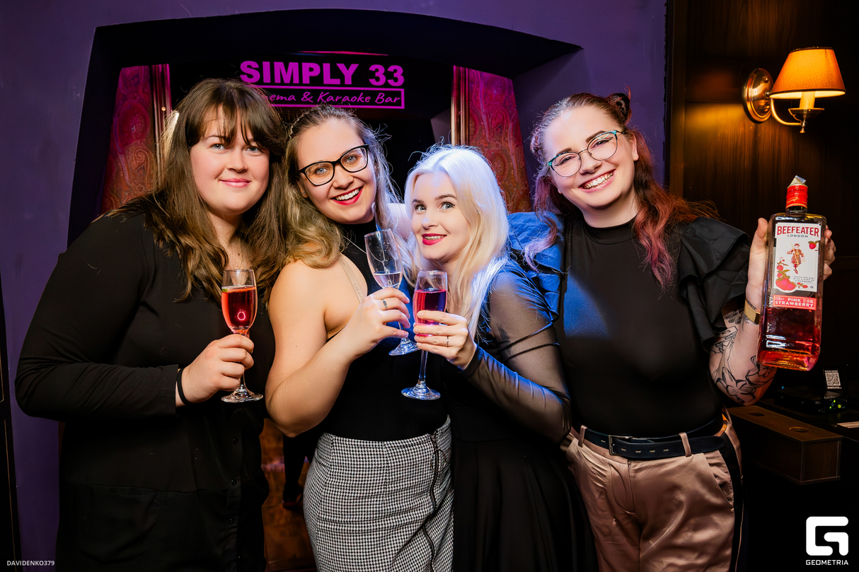 Saturday chill at Simply 33 Grill & Cinema, Karaoke Club 11