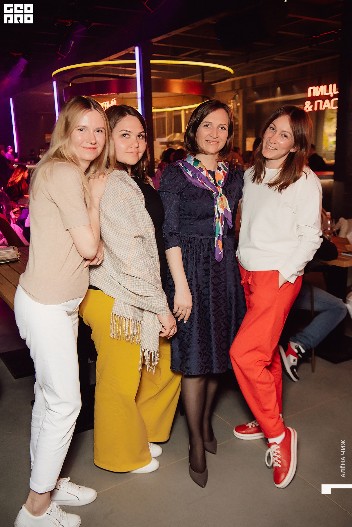 Пятница в фудмолле «Порт» 26
