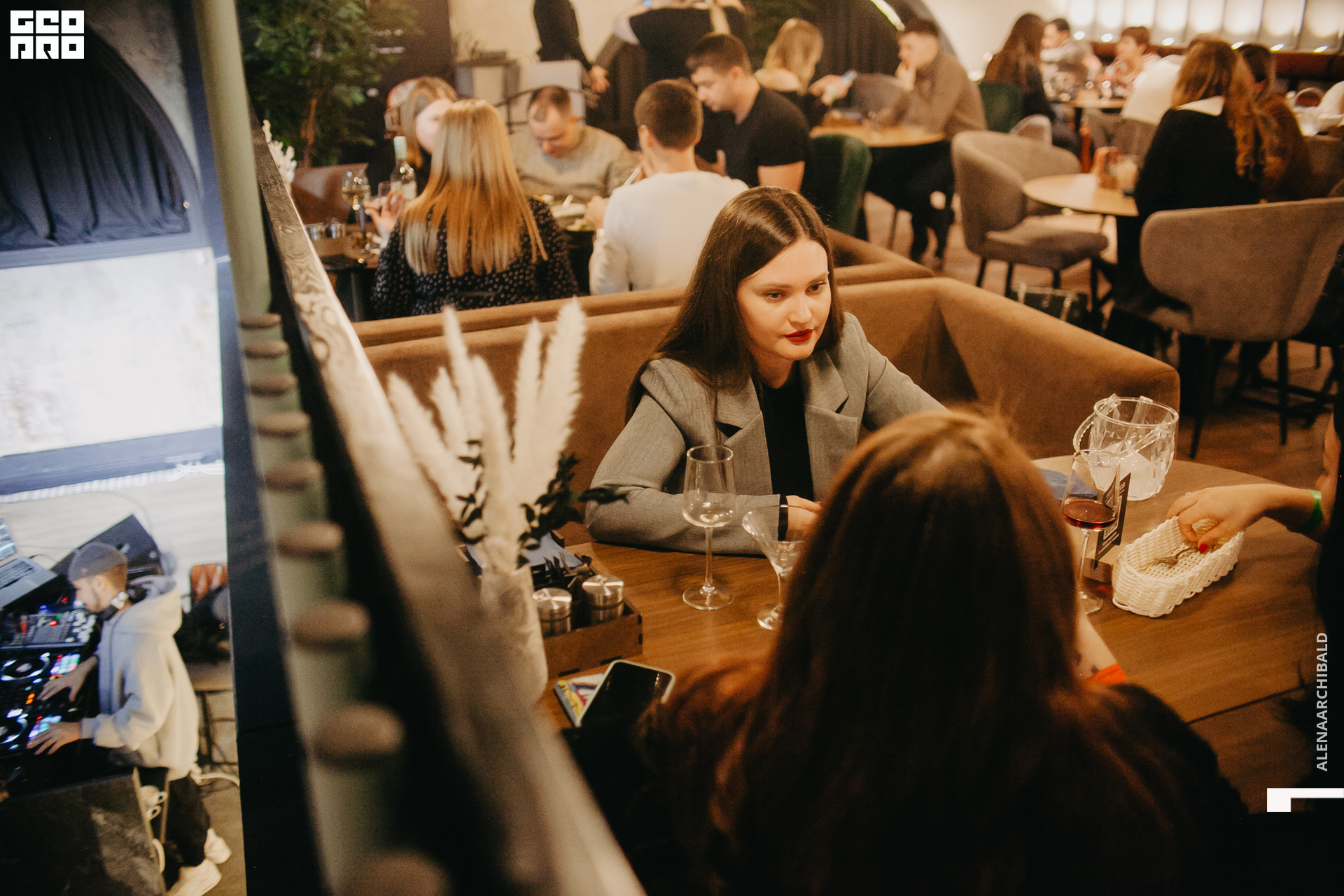 2022-11-18 20-00-27_alenaarchibald065.JPG