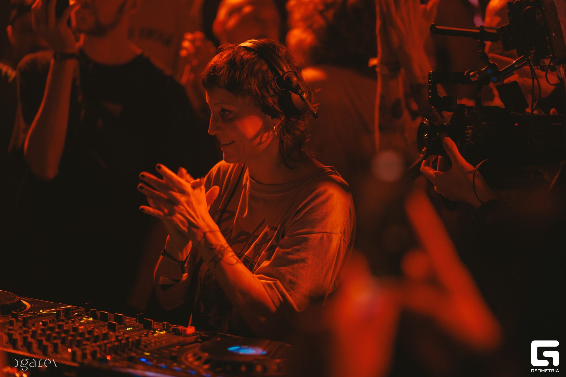 OUTLINE 2024-427-253.jpg