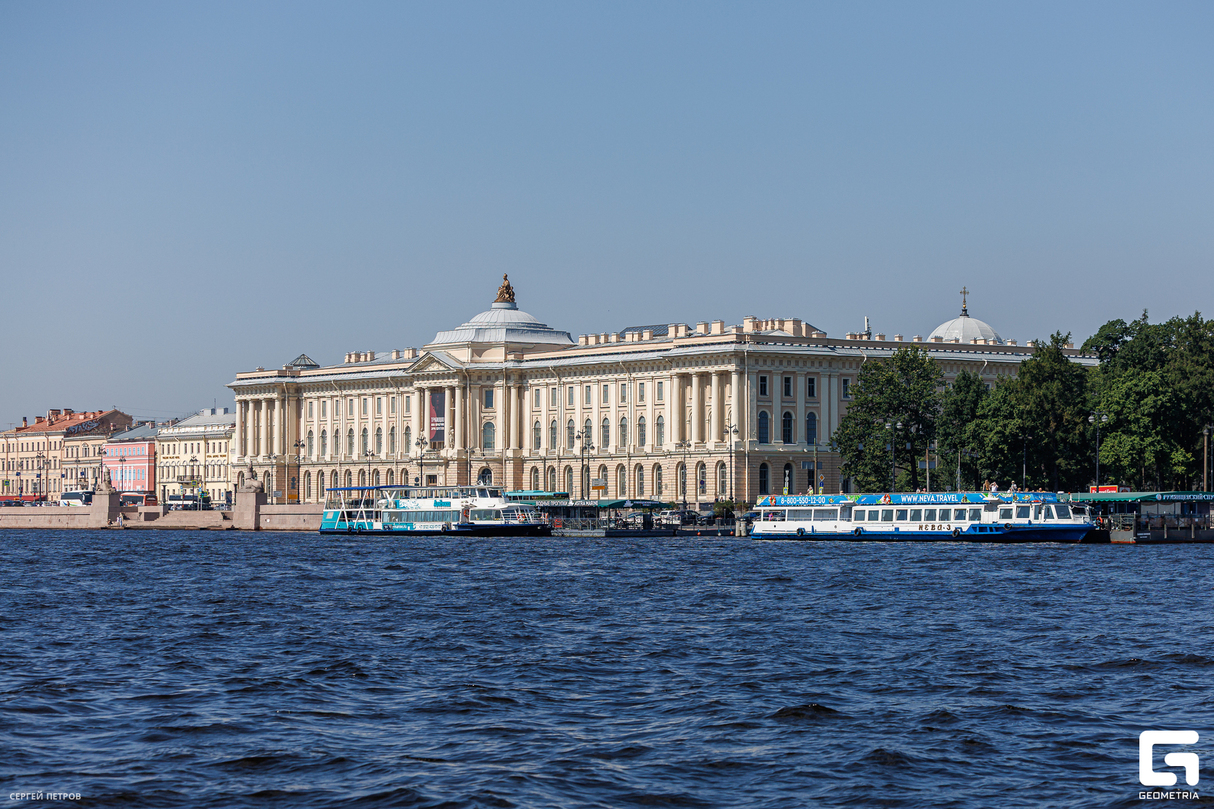 «Морская традиция» рейс к полуденному выстрелу из пушки Петропавловской крепости 17