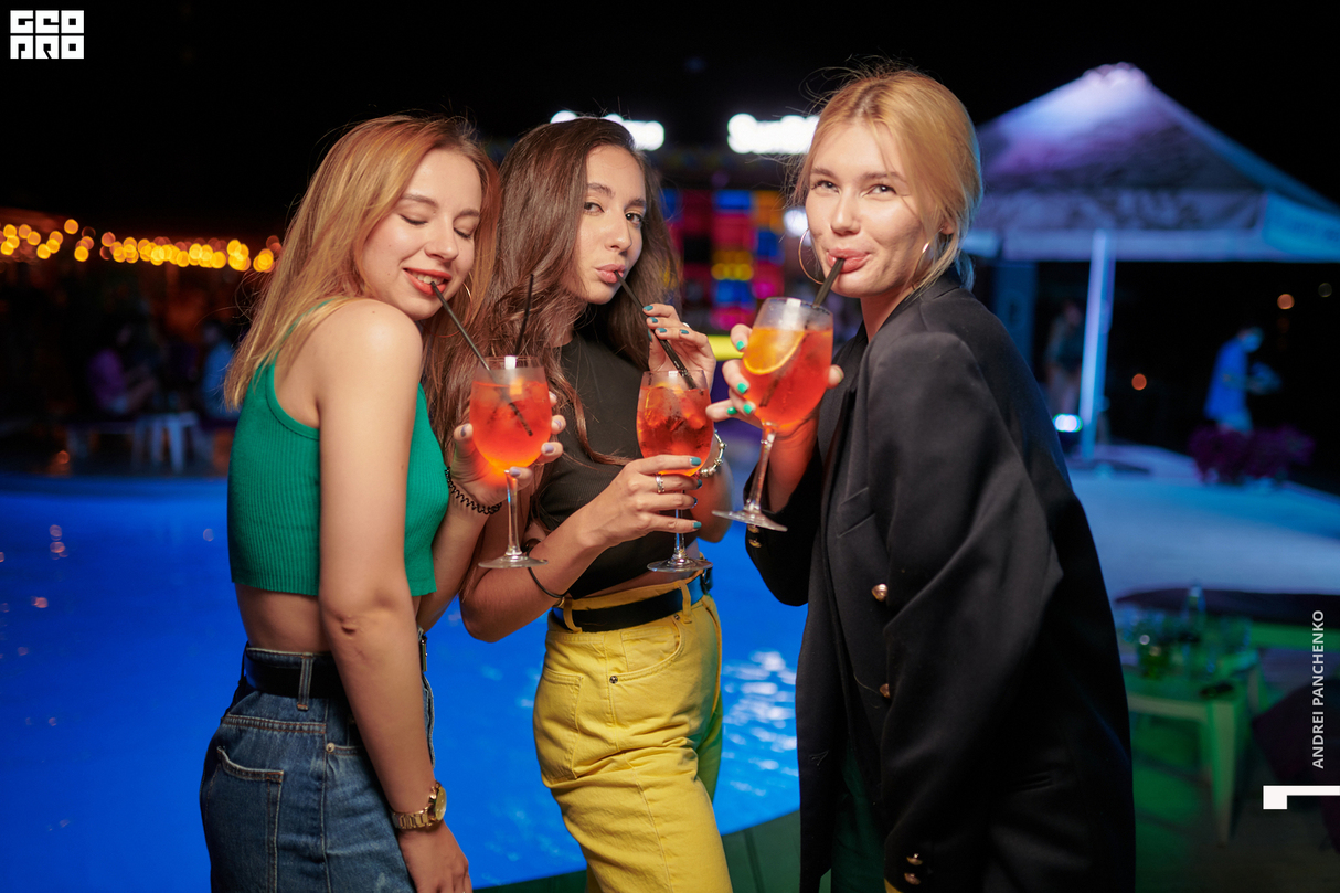 Night pool party 20