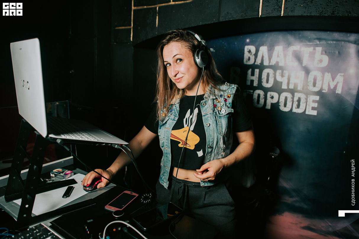 Вечеринка в КАРАОКЕ-БАР "7 ПЯТНИЦ" 12