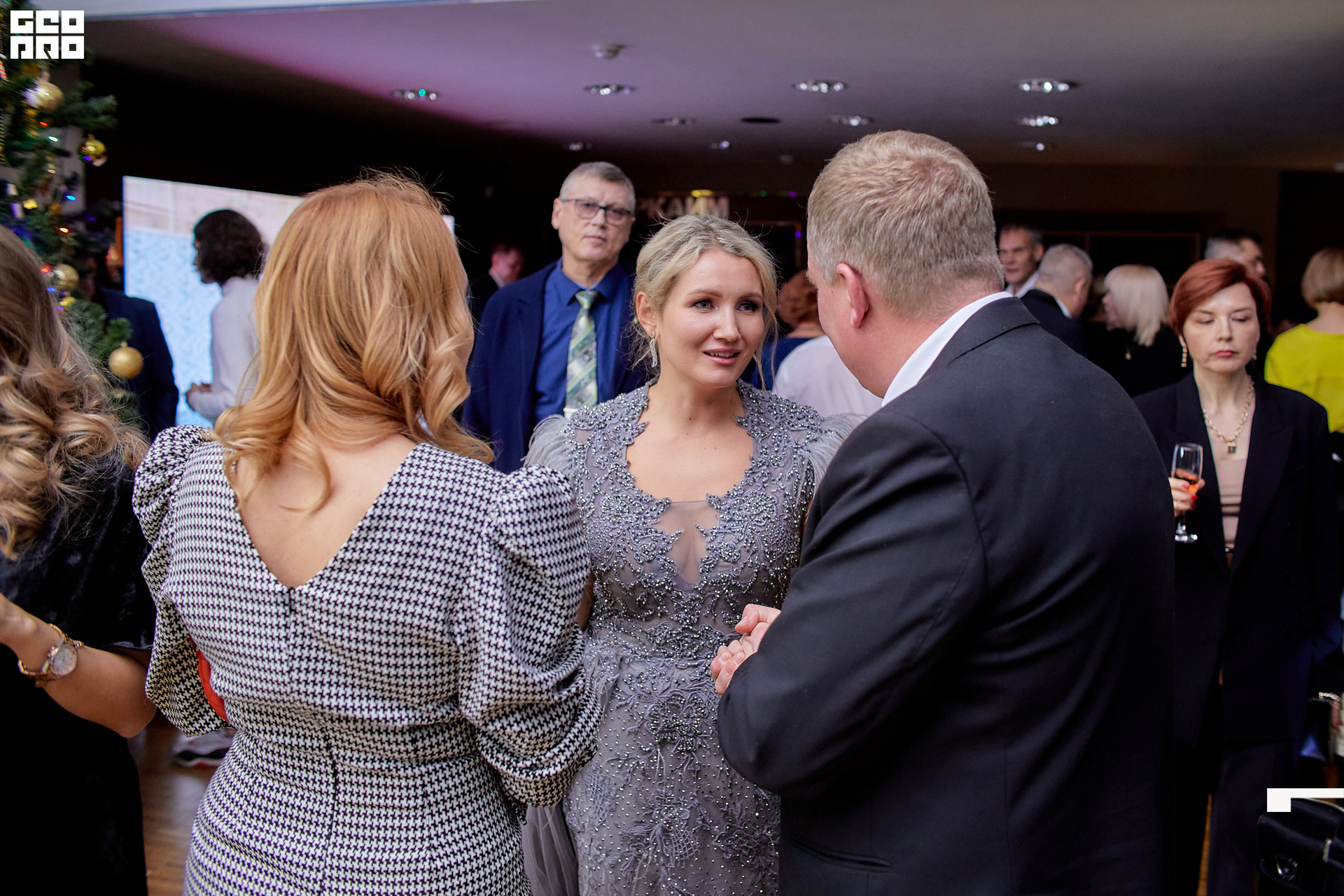 426_21-12-09 ISAEVA KASHIN SHVETS.jpg