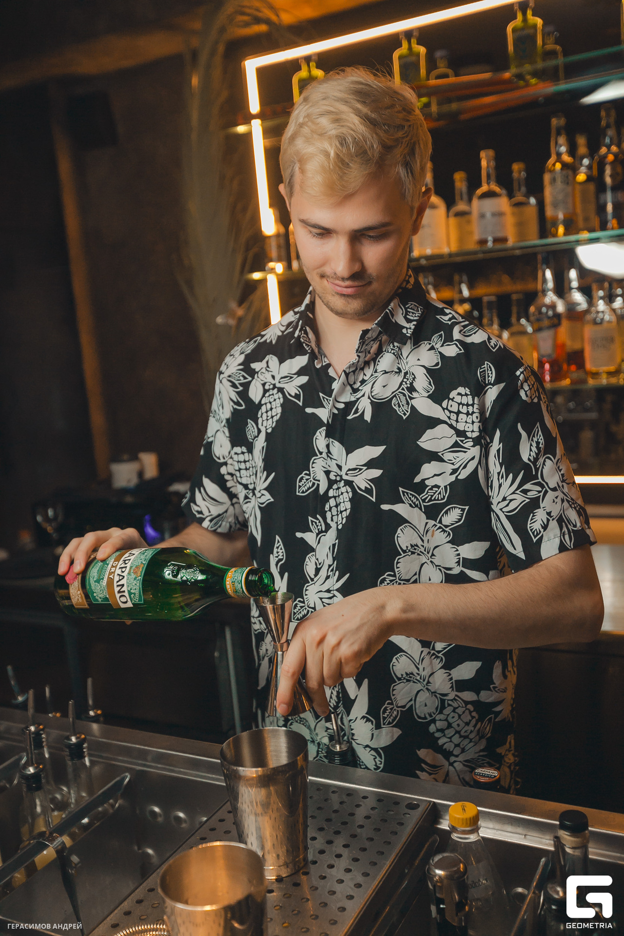 042 Bloom bar 1. 12.jpg