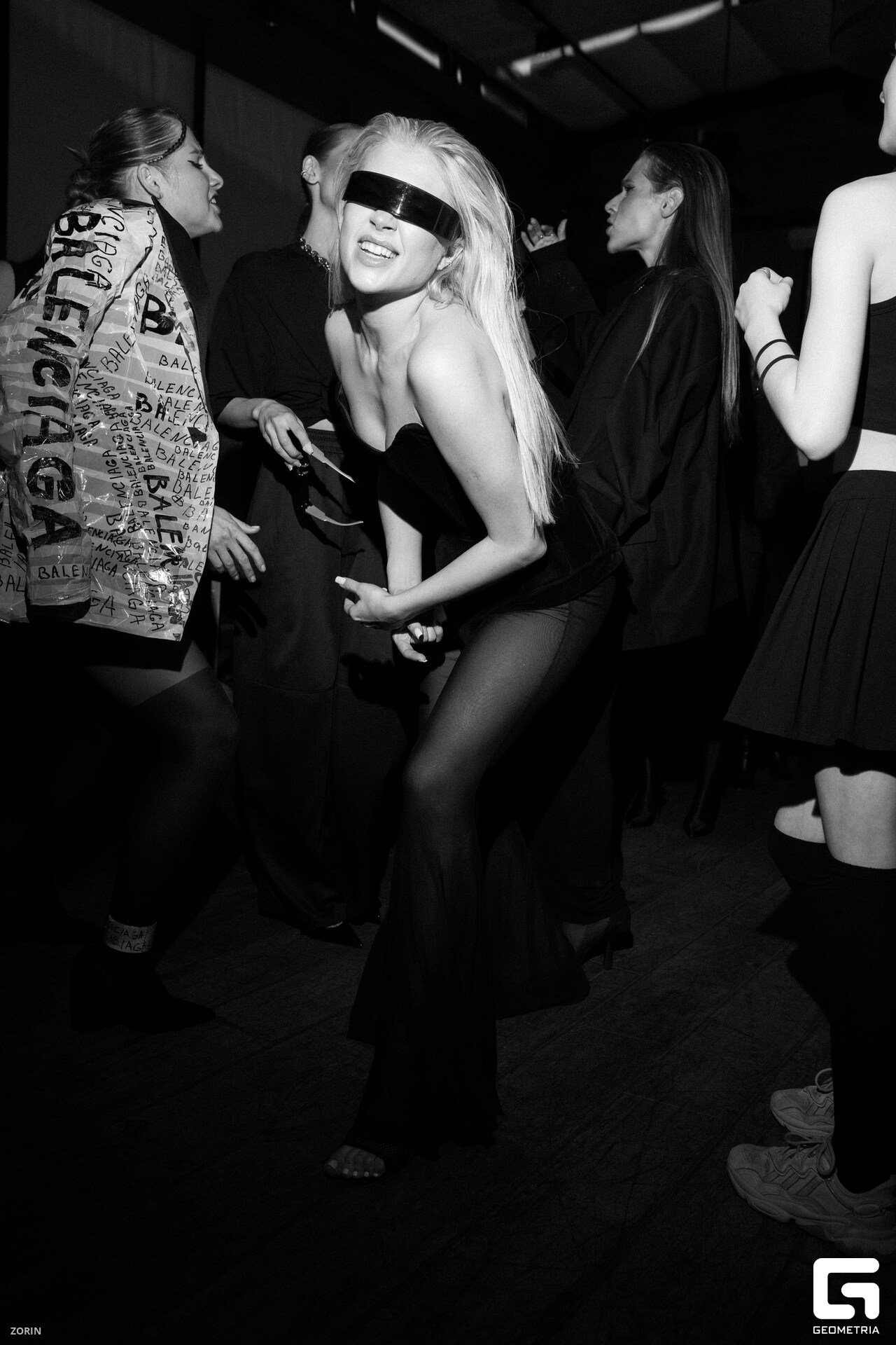 299-21-34-33-25-05-25- Zorin_resized.jpg