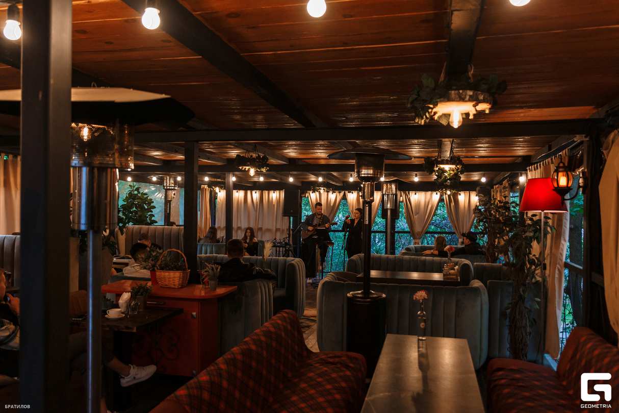 Суббота в баре Haze Bar 11
